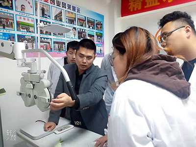 东营滨州验光师培训☎新手必看：实体眼镜店相对电商网店有什么优势？服务流程有哪些？