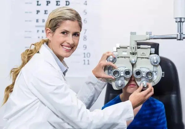 山东验光学校讲授-镜度表的使用方法