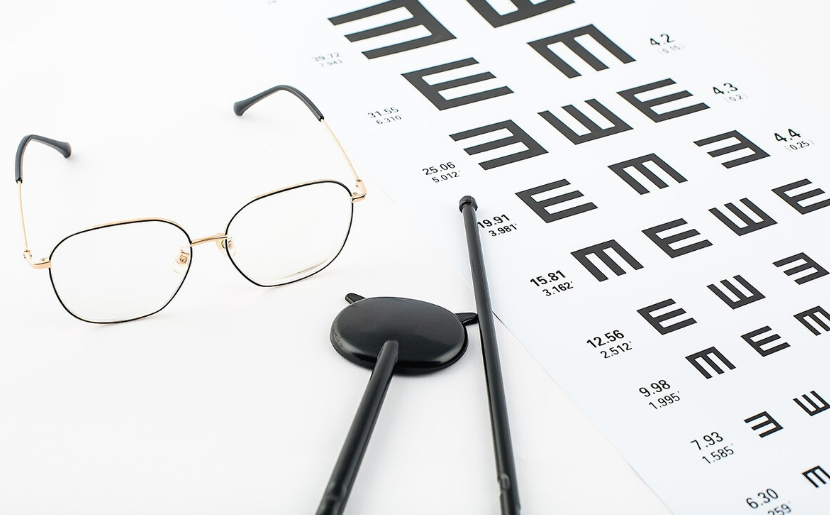 怎样区分凸球面透镜和凹球面透镜？