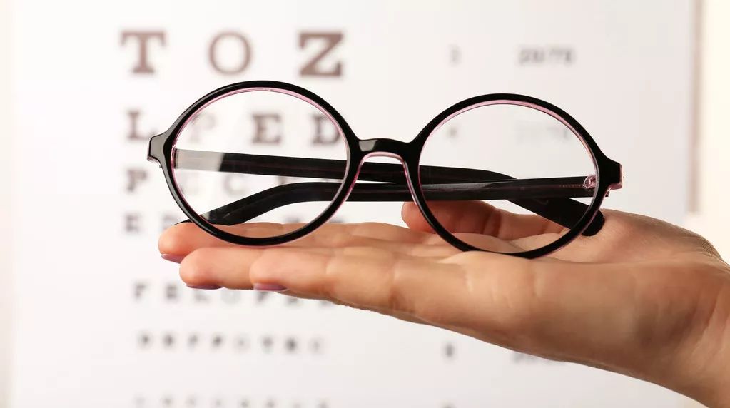 德州验光师培训学校老师分享球面透镜的结构和分类